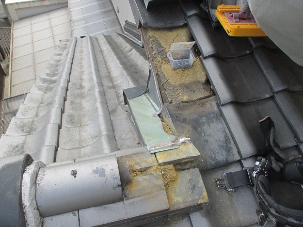 稲美町で干渉瓦の解体